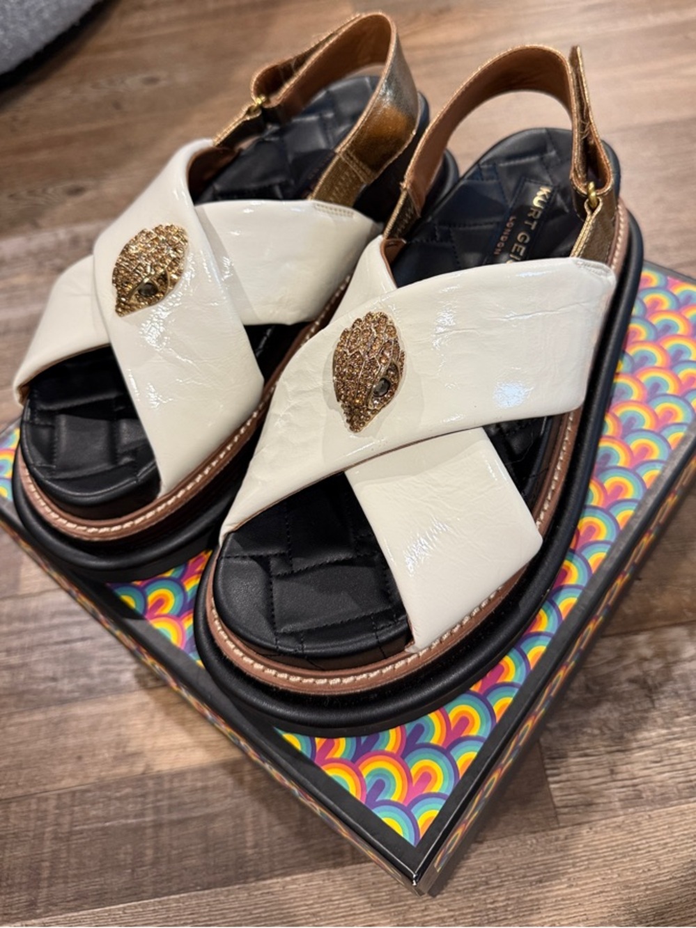 Kurt Geiger London ORSON CROSS STRAP SANDAL - Picture 2 of 6